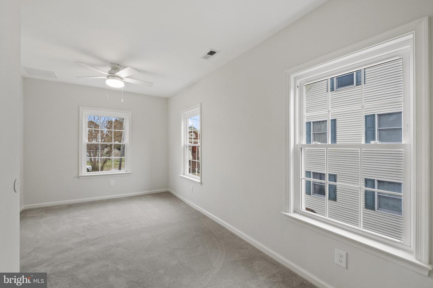 300 Main St Property Photo 46
