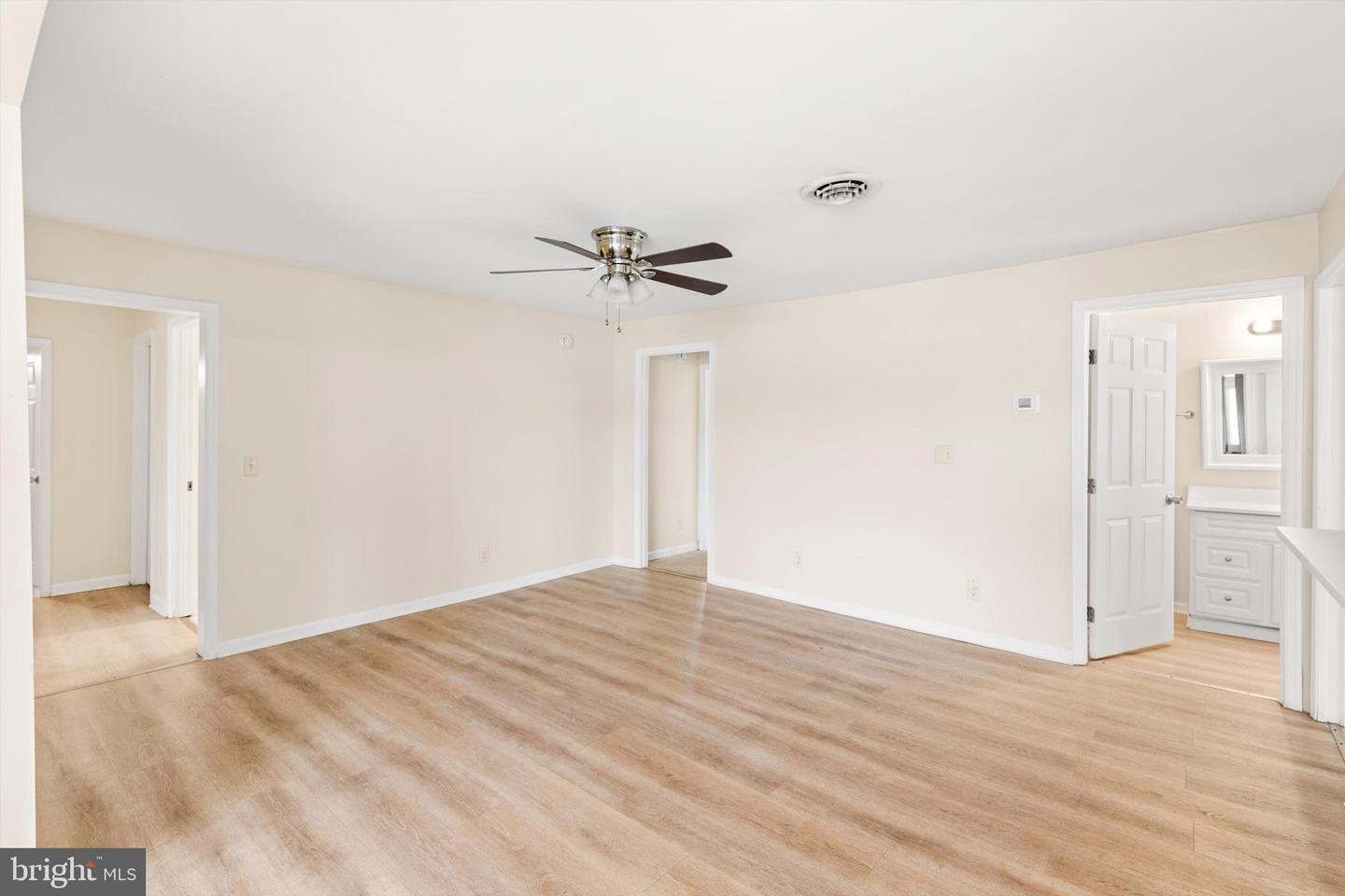 308 E Cedar Ln Property Photo 12