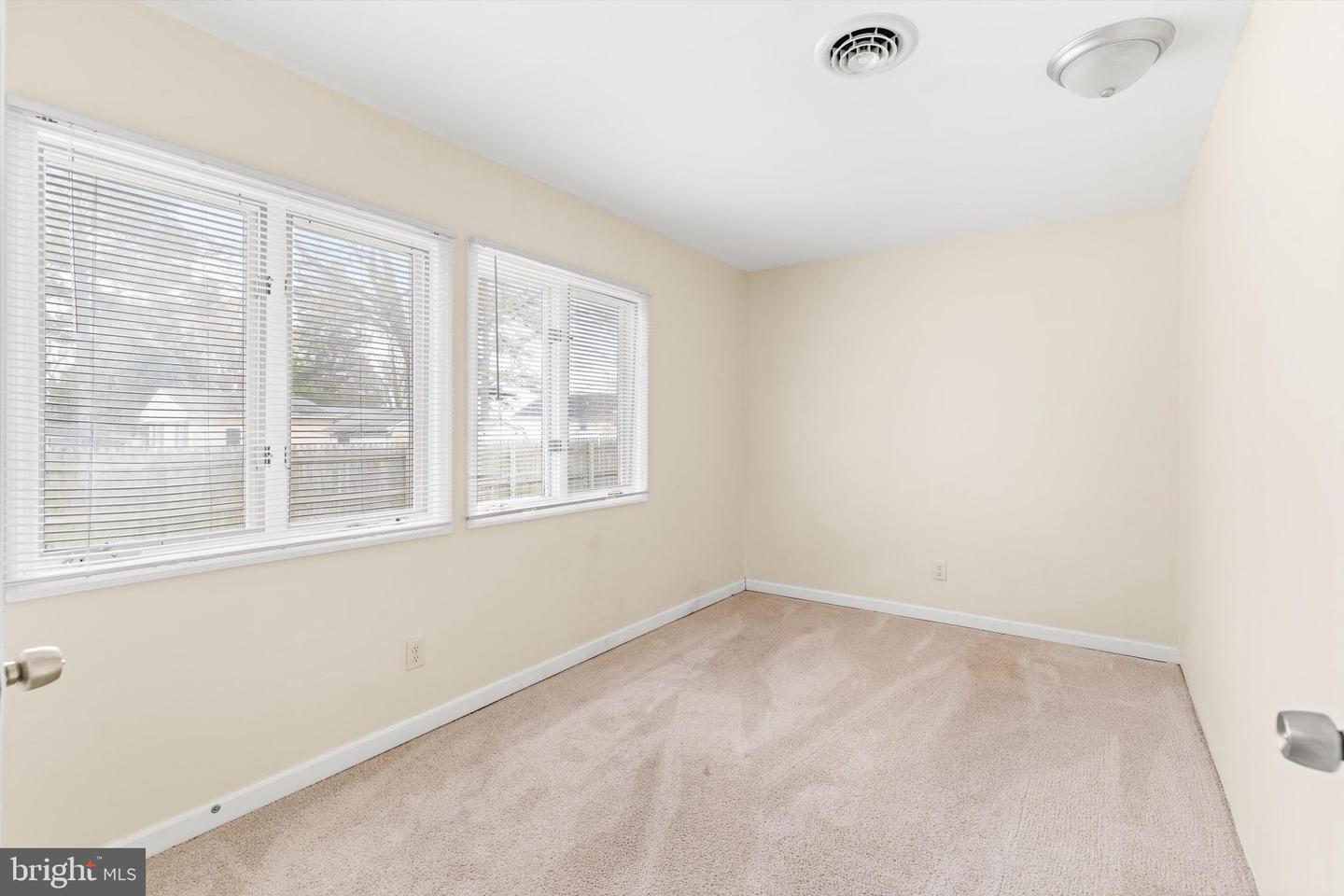 308 E Cedar Ln Property Photo 18