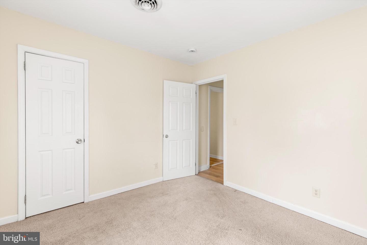 308 E Cedar Ln Property Photo 31