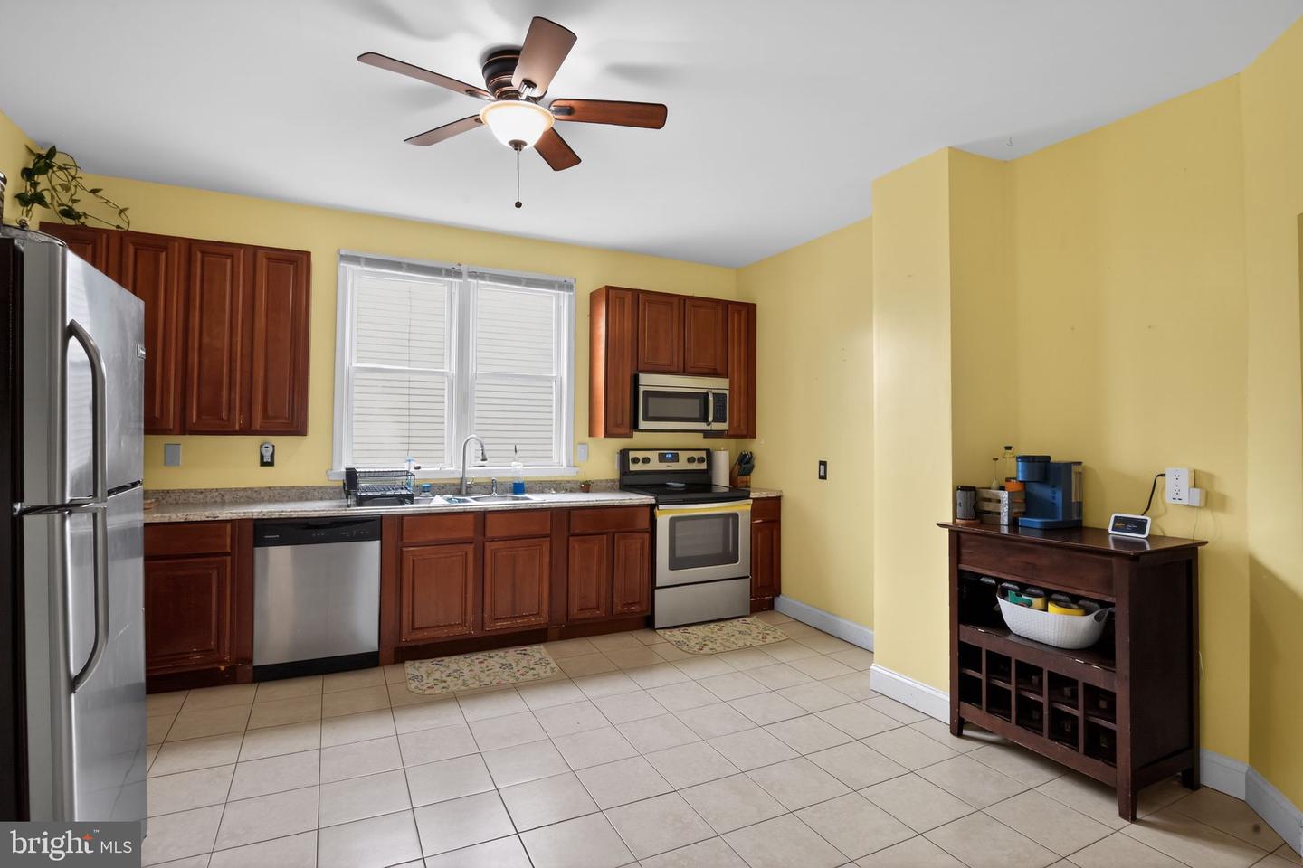 10 E Pine St Property Photo 2