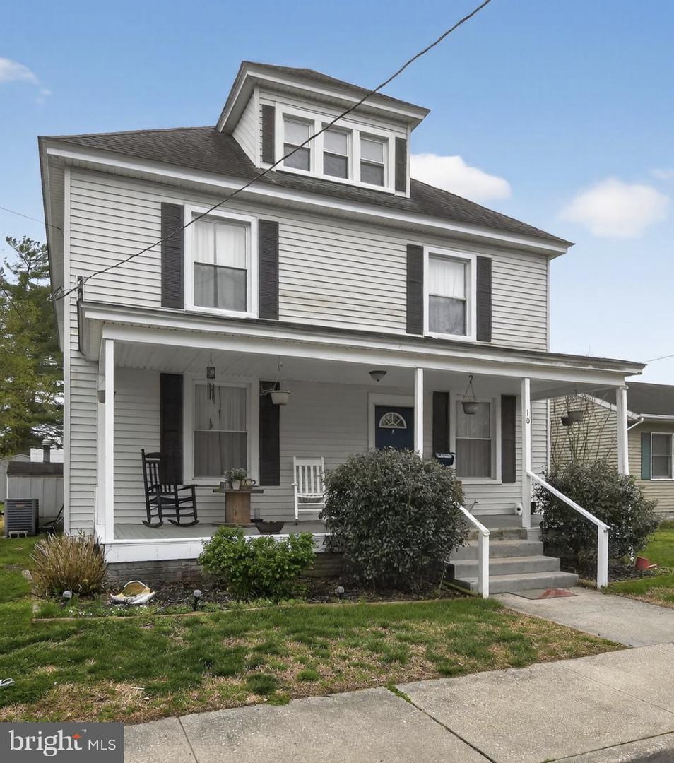10 E Pine St Property Photo 4