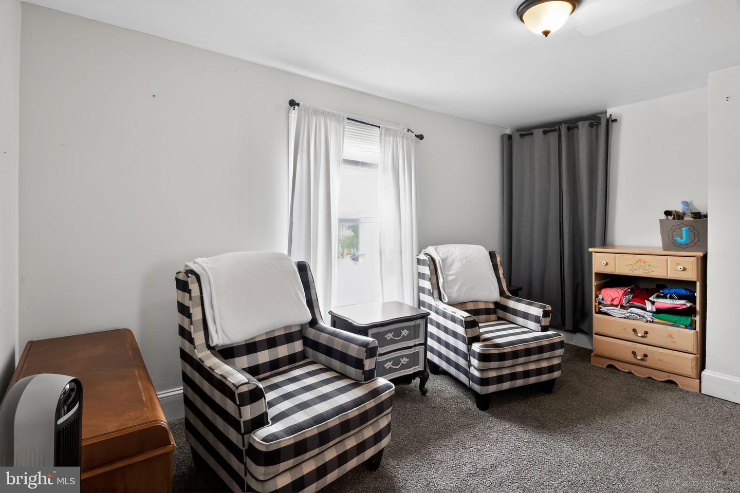 10 E Pine St Property Photo 16