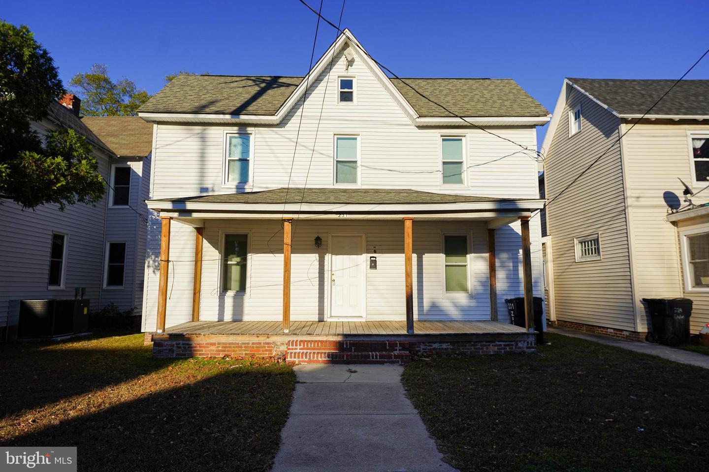 231 Newton St #a Property Photo 2