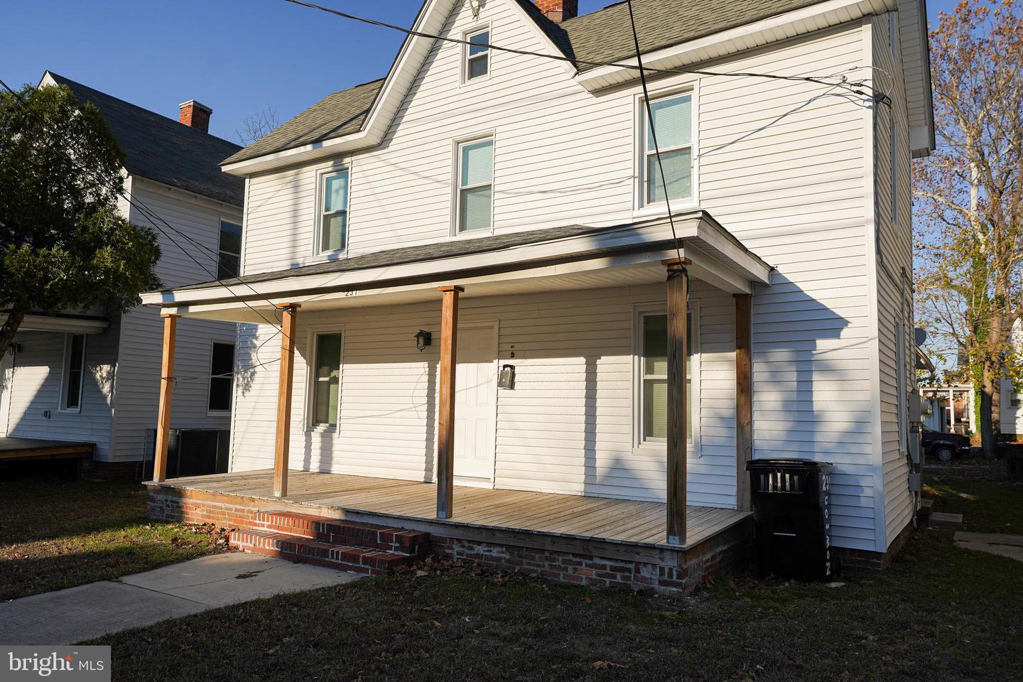 231 Newton St #a Property Photo 3