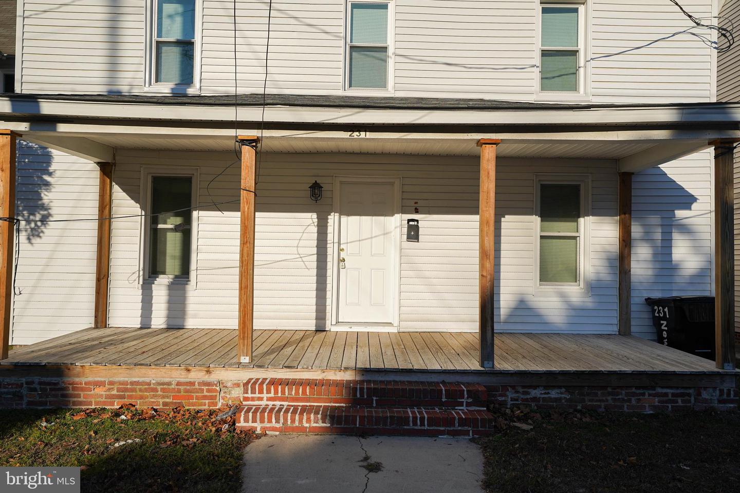 231 Newton St #a Property Photo 4