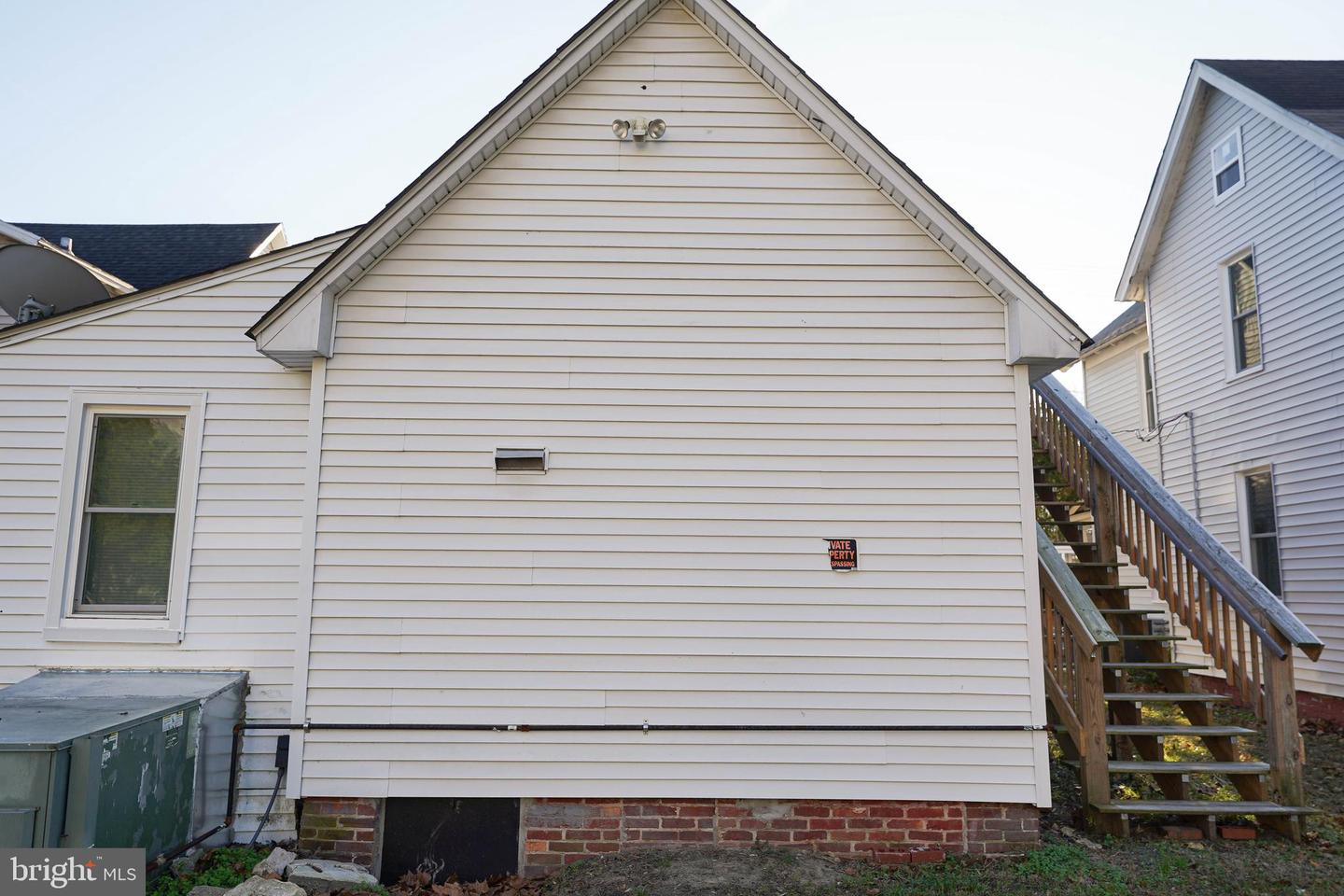 231 Newton St #a Property Photo 5