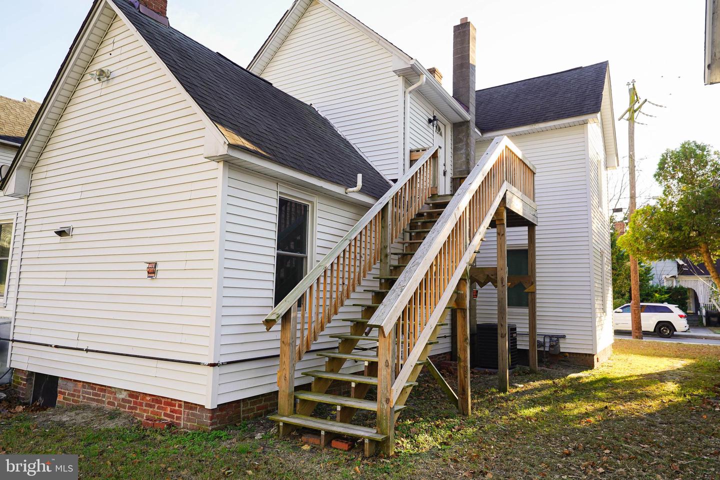 231 Newton St #a Property Photo 6