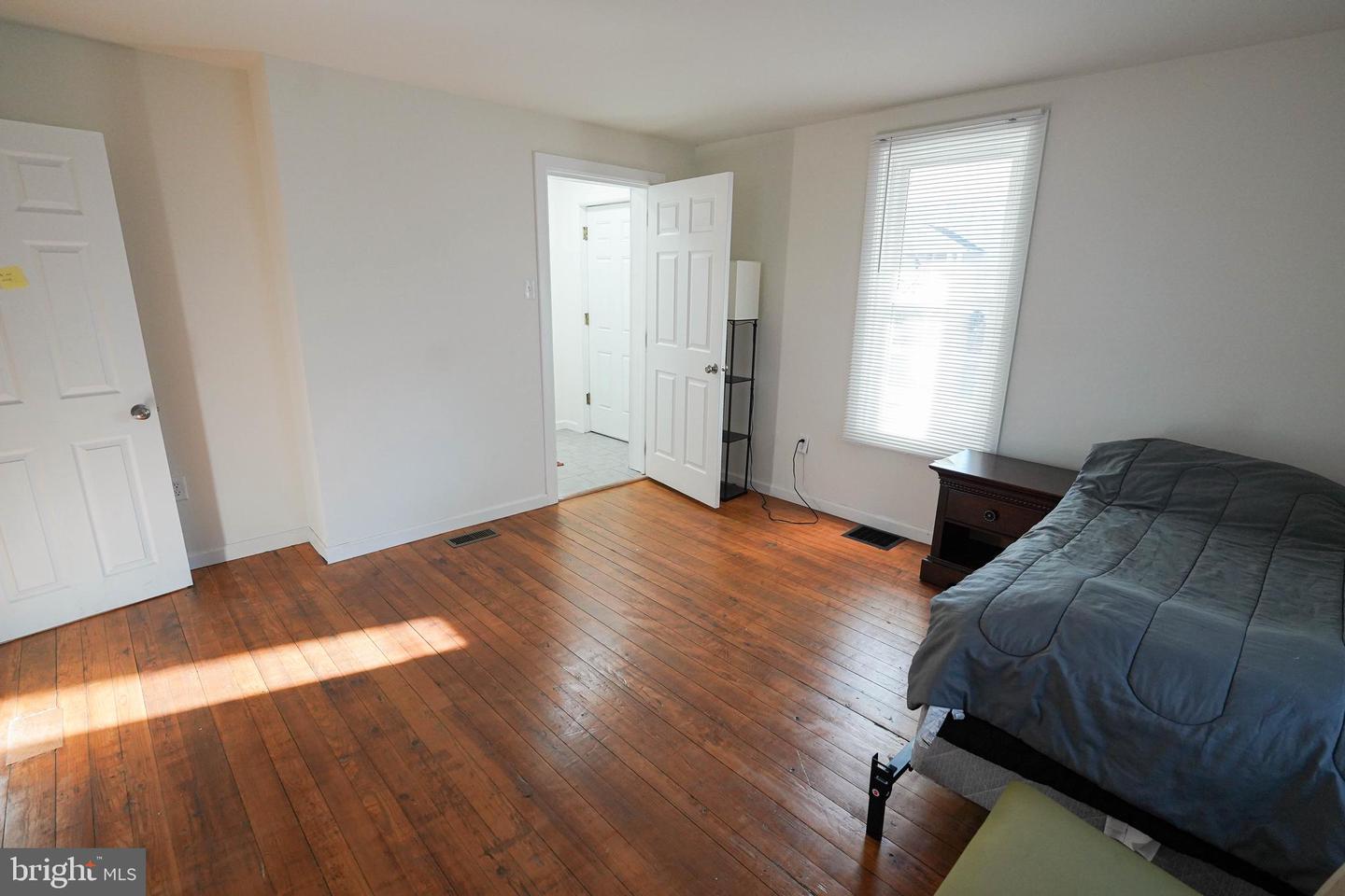 231 Newton St #a Property Photo 9