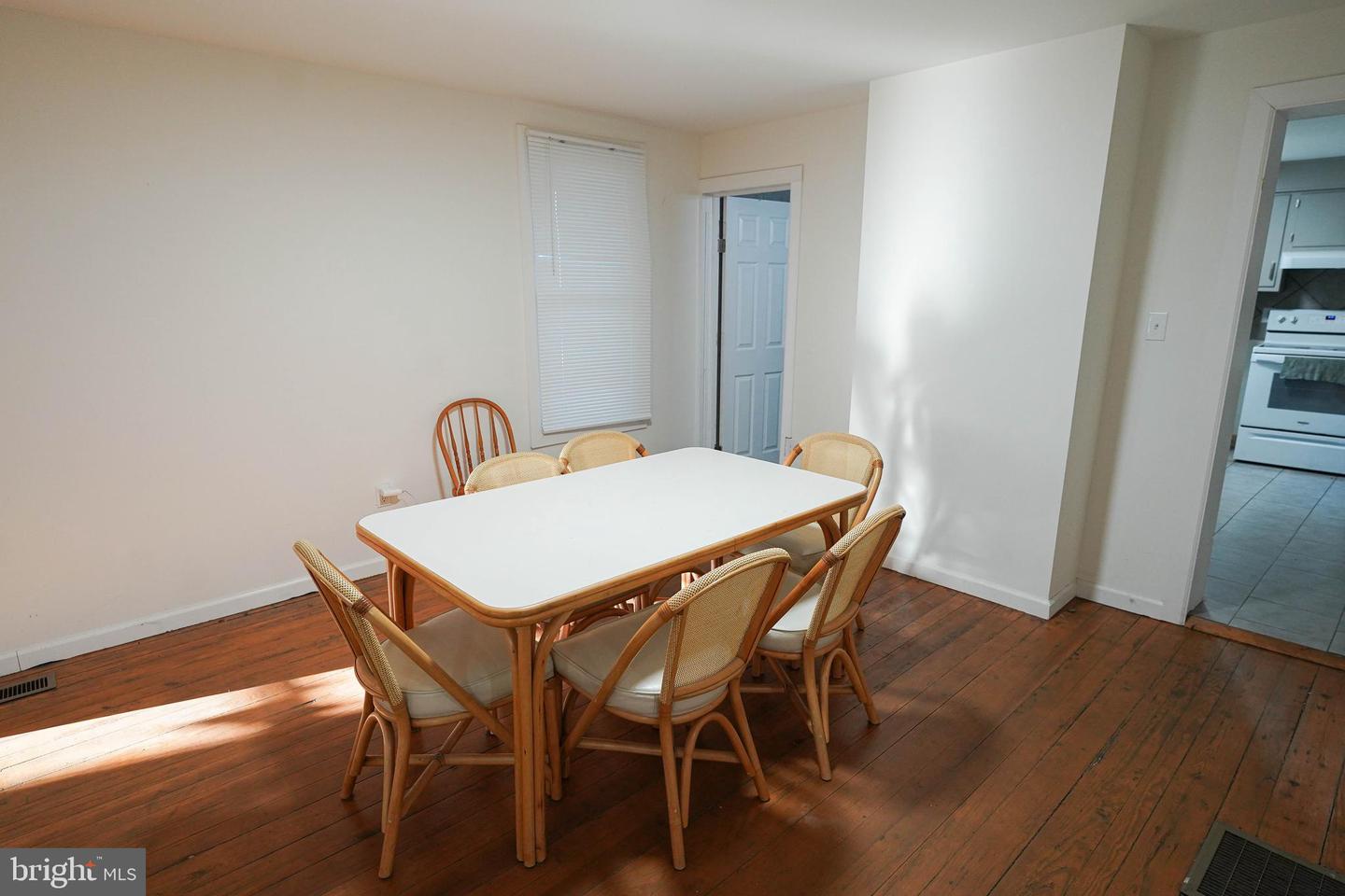 231 Newton St #a Property Photo 14