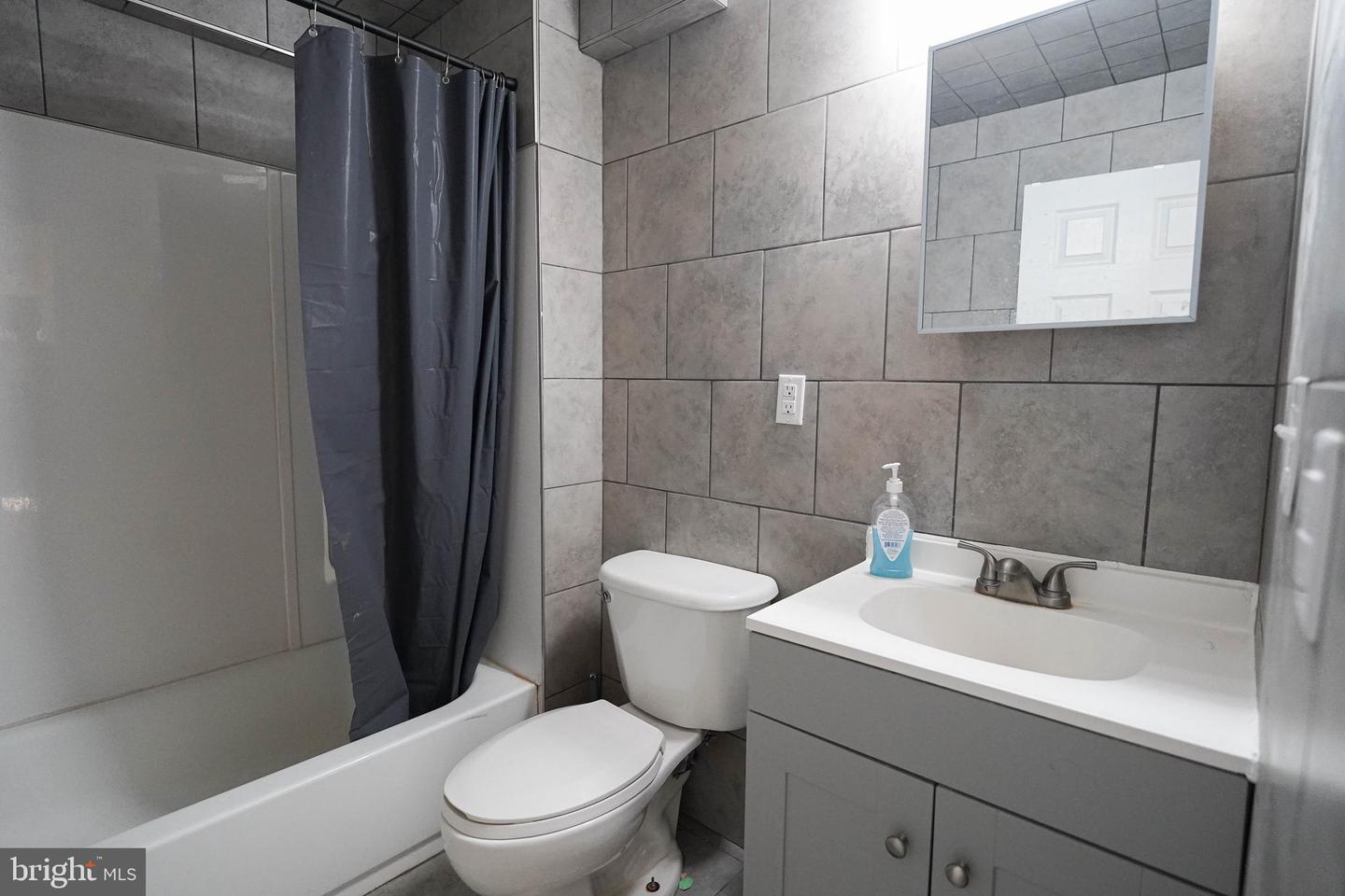 231 Newton St #a Property Photo 17