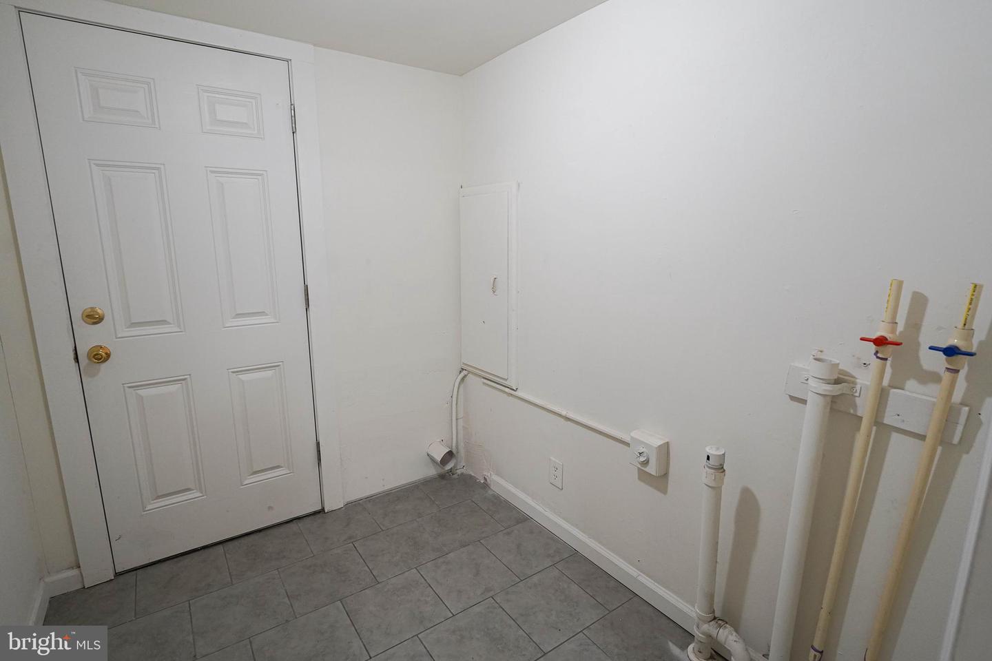 231 Newton St #a Property Photo 25