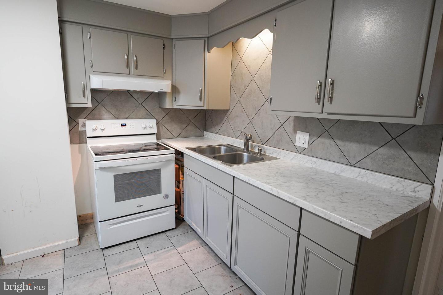 231 Newton St #a Property Photo 28