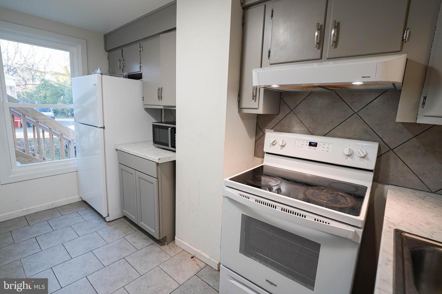 231 Newton St #a Property Photo 30