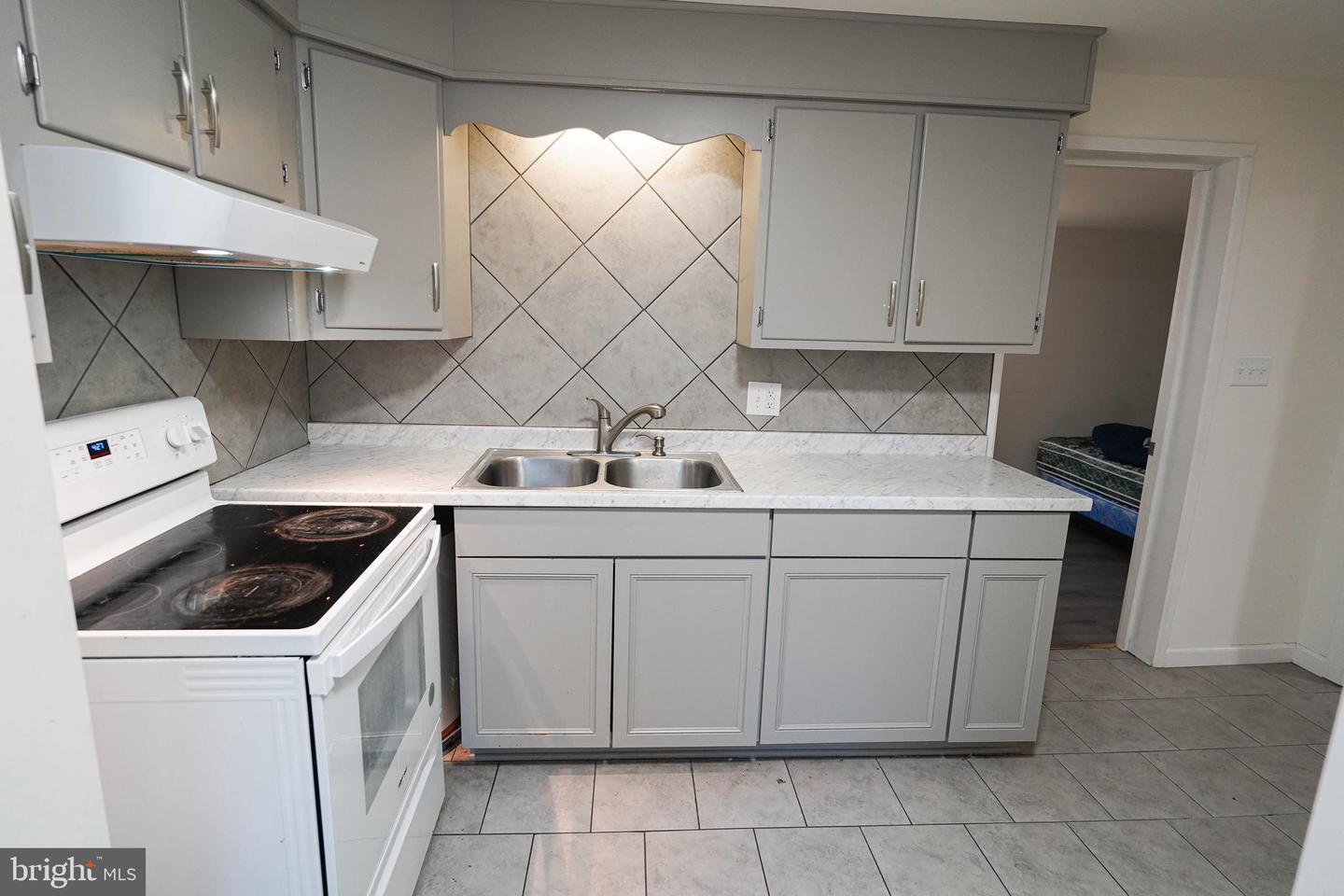 231 Newton St #a Property Photo 32