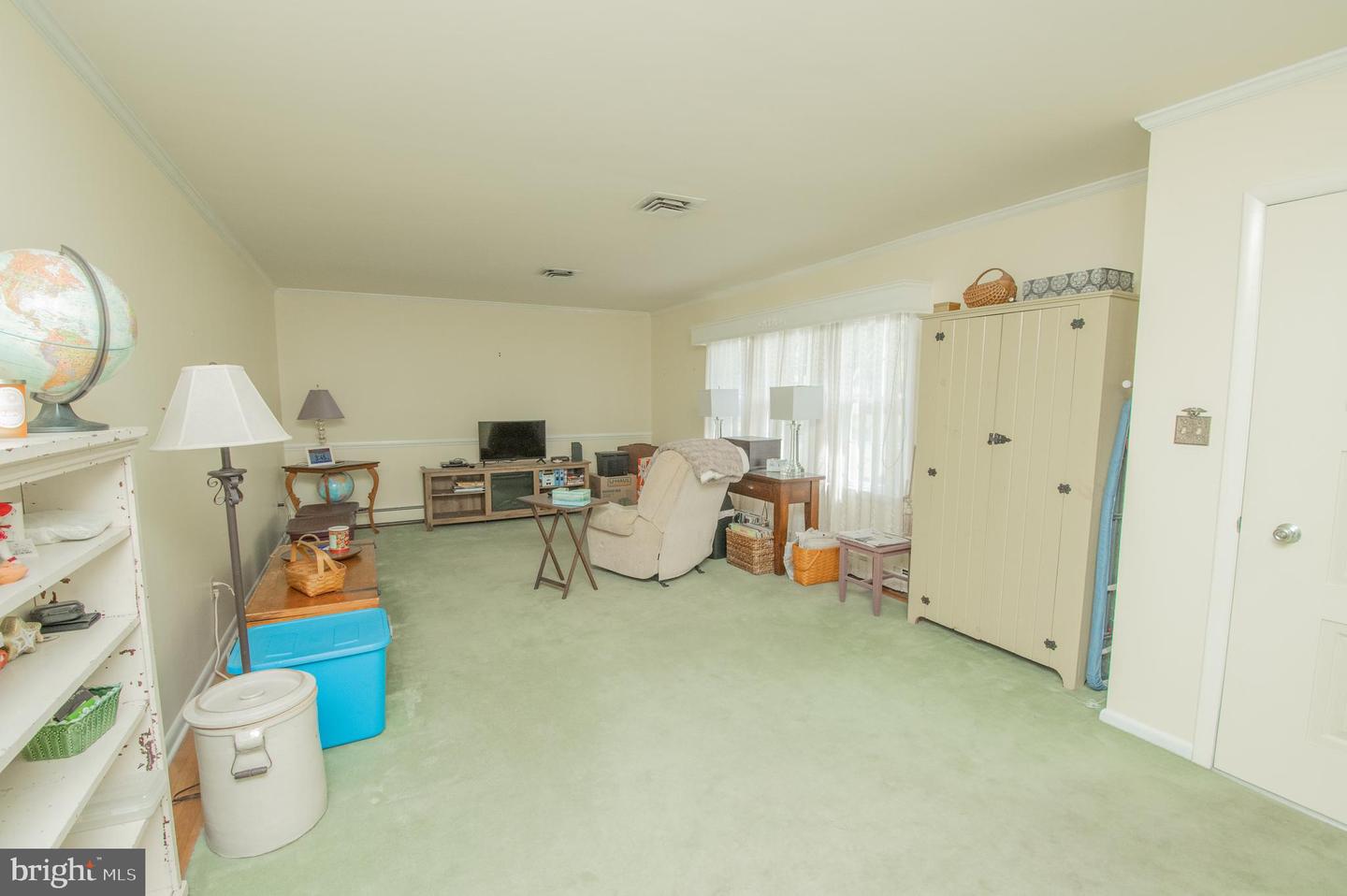 301 Poplar St Property Photo 6