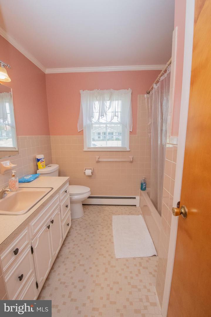 301 Poplar St Property Photo 10