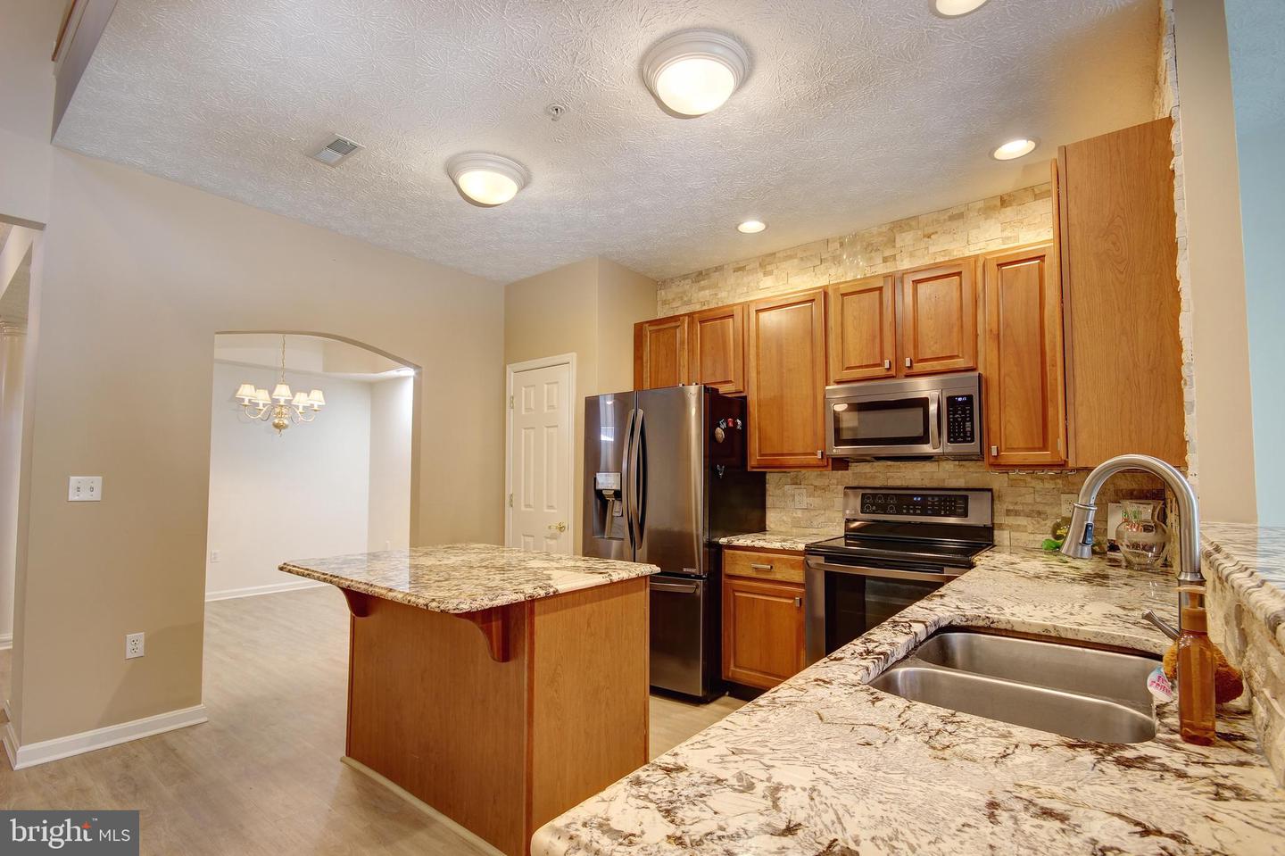 9007 Executive Club Dr Property Photo 3