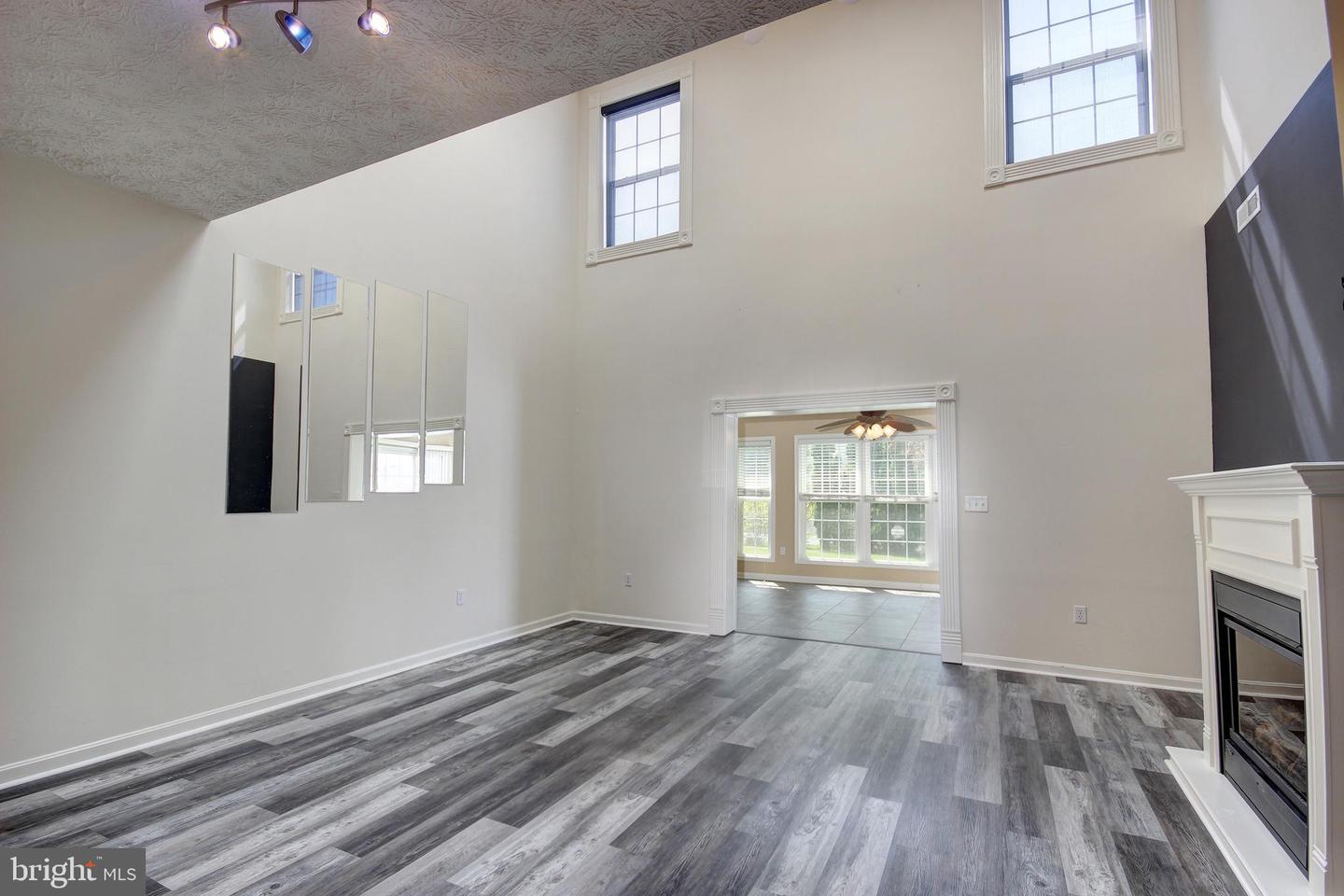 9007 Executive Club Dr Property Photo 6