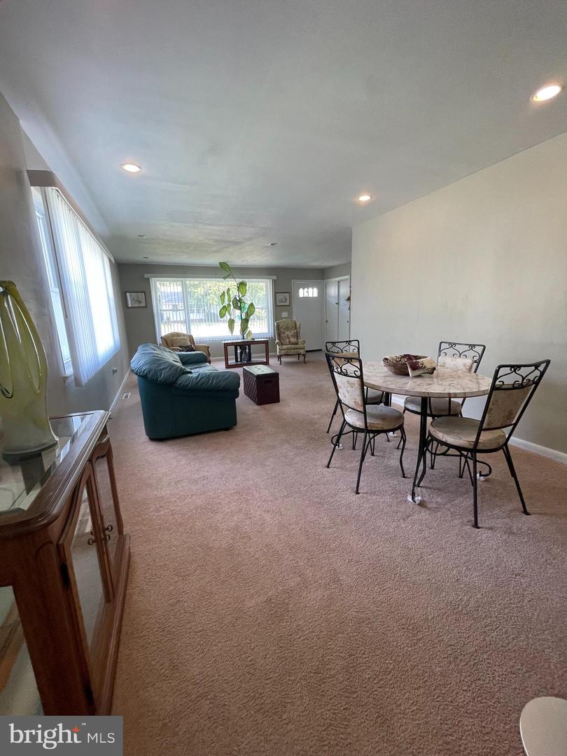 1310 Emerson Ave Property Photo 4