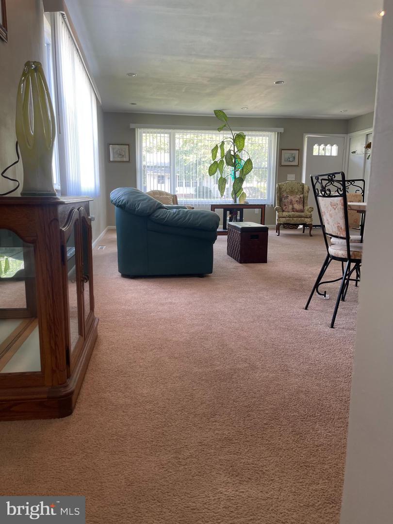 1310 Emerson Ave Property Photo 5
