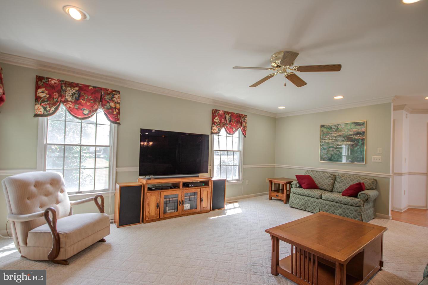 5657 Caledonia Dr Property Photo 6