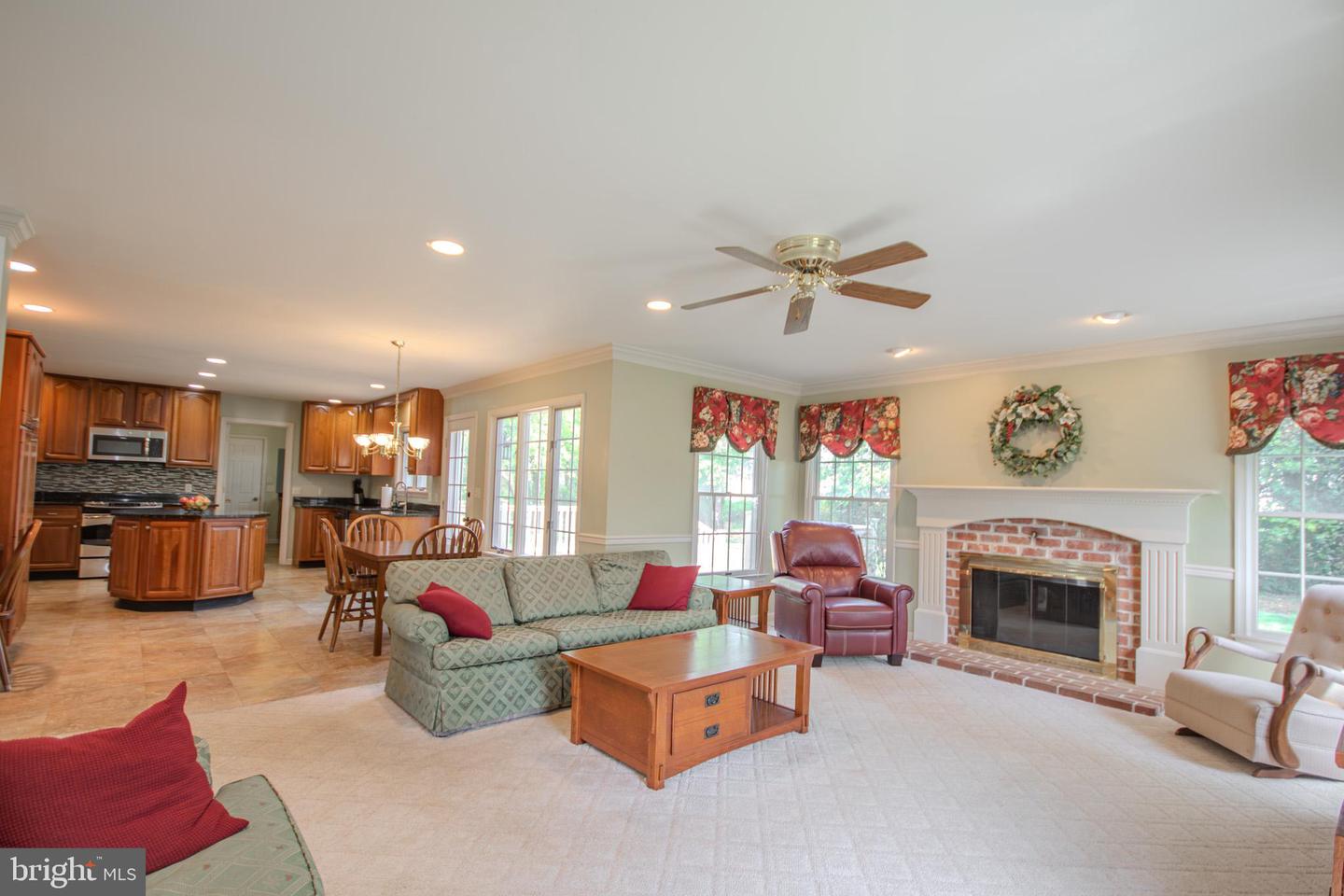 5657 Caledonia Dr Property Photo 7
