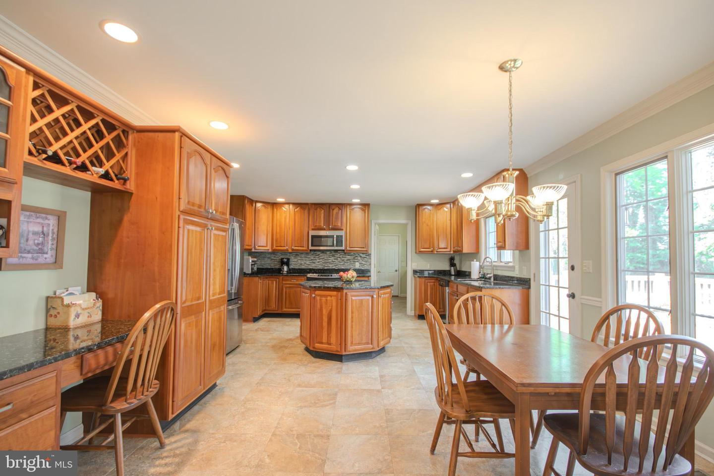 5657 Caledonia Dr Property Photo 9