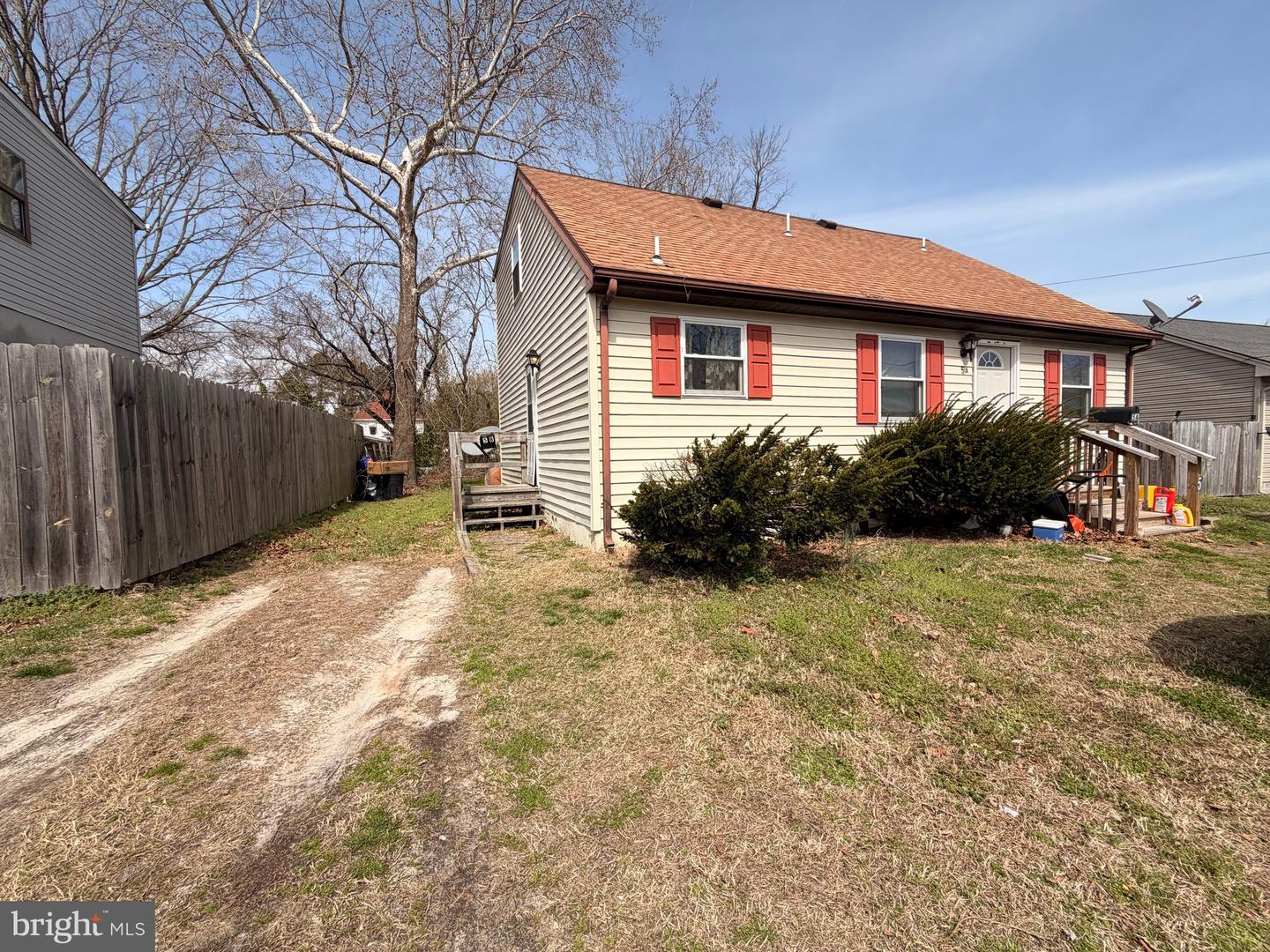 5 W Chestnut St Property Photo 3