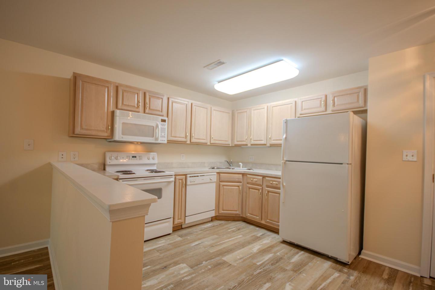 1101 S Schumaker Dr #103 Property Photo 4