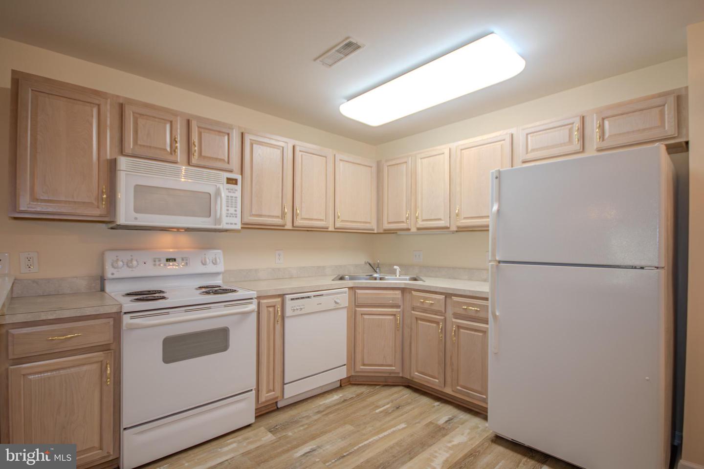 1101 S Schumaker Dr #103 Property Photo 5