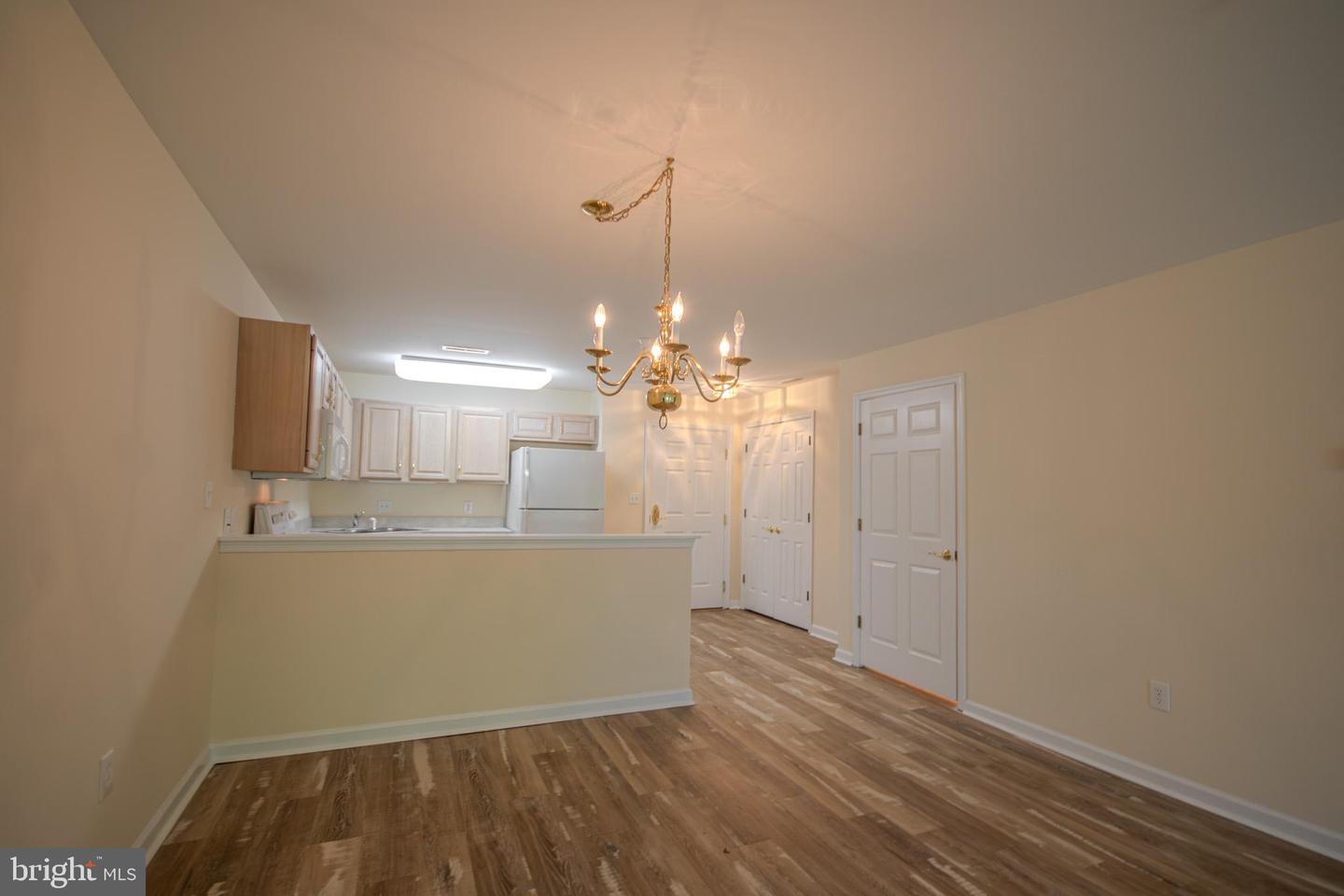 1101 S Schumaker Dr #103 Property Photo 7
