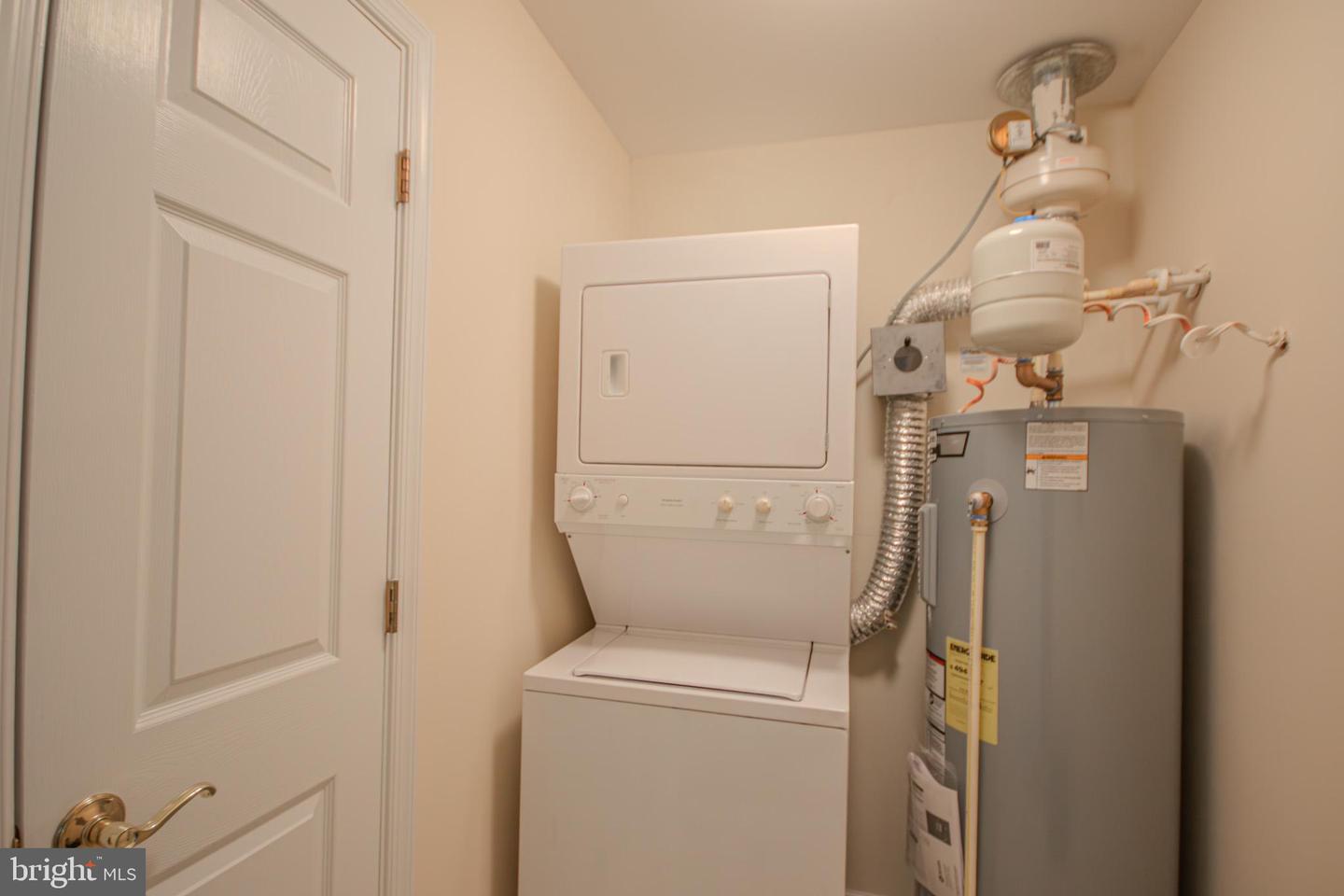 1101 S Schumaker Dr #103 Property Photo 15