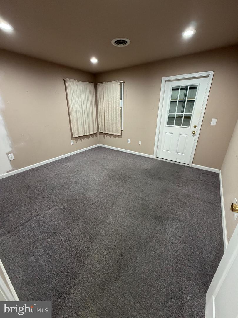 404 Winfield Ave Property Photo 19