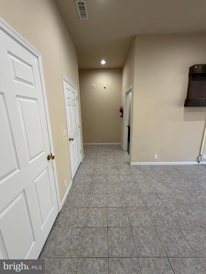404 Winfield Ave Property Photo 21