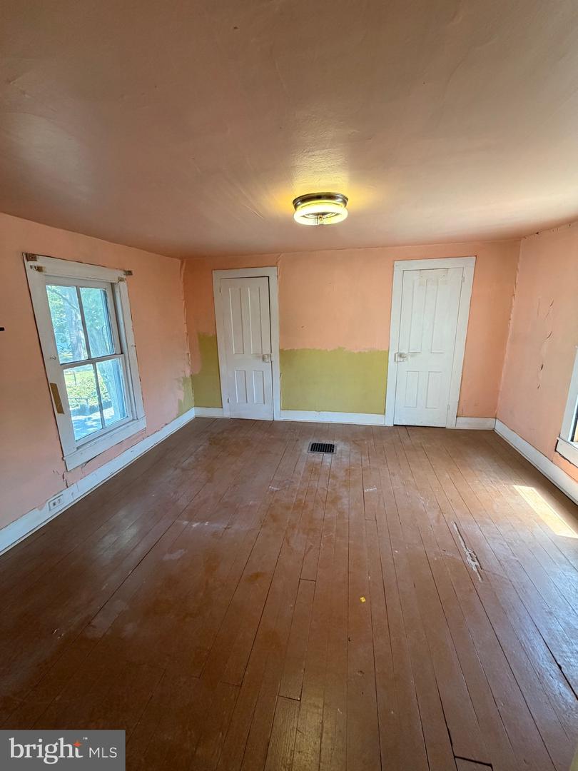 211 E Lillian St Property Photo 20