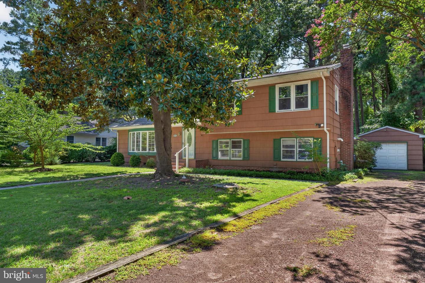 518 Loblolly Ln Property Photo 1