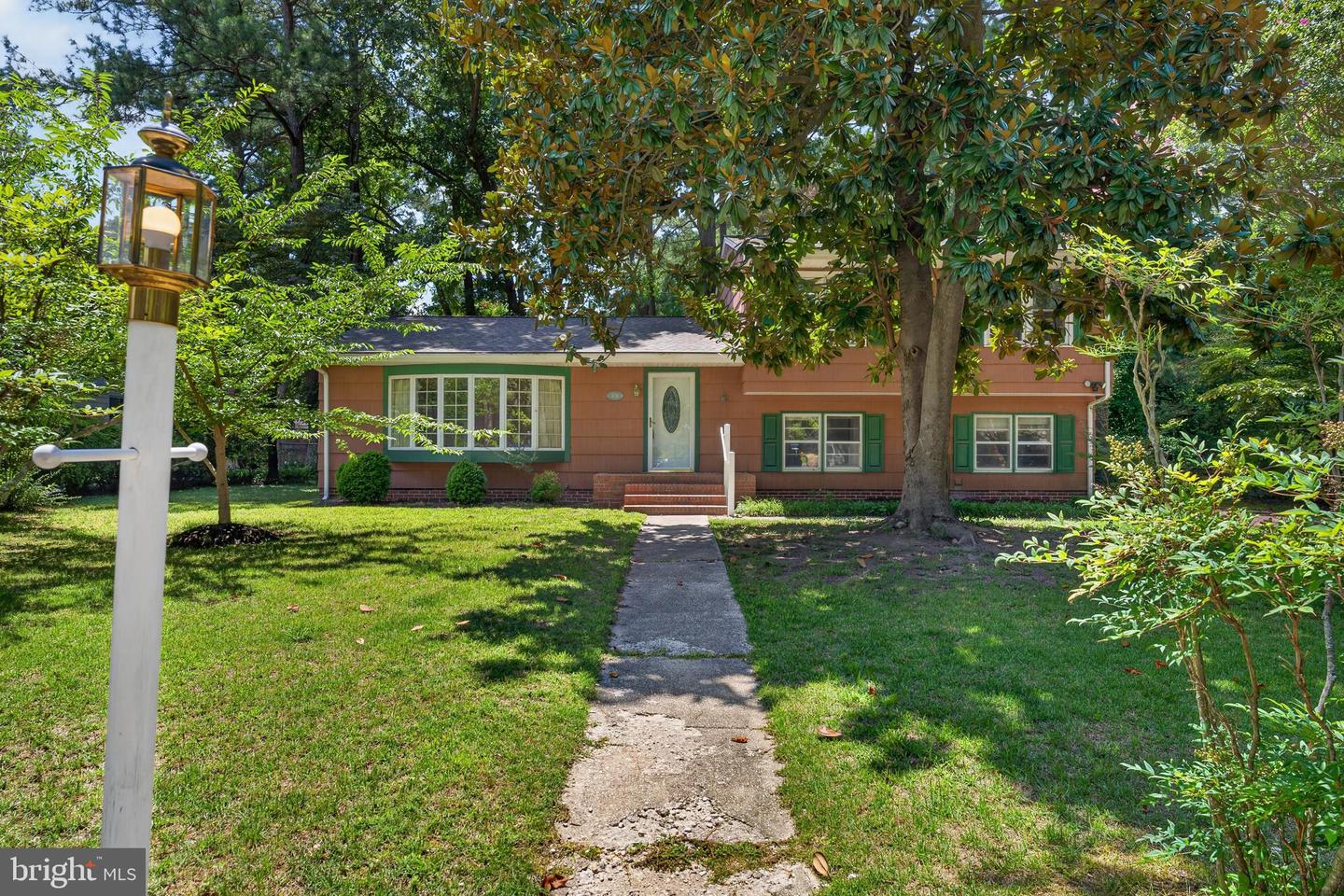 518 Loblolly Ln Property Photo 3