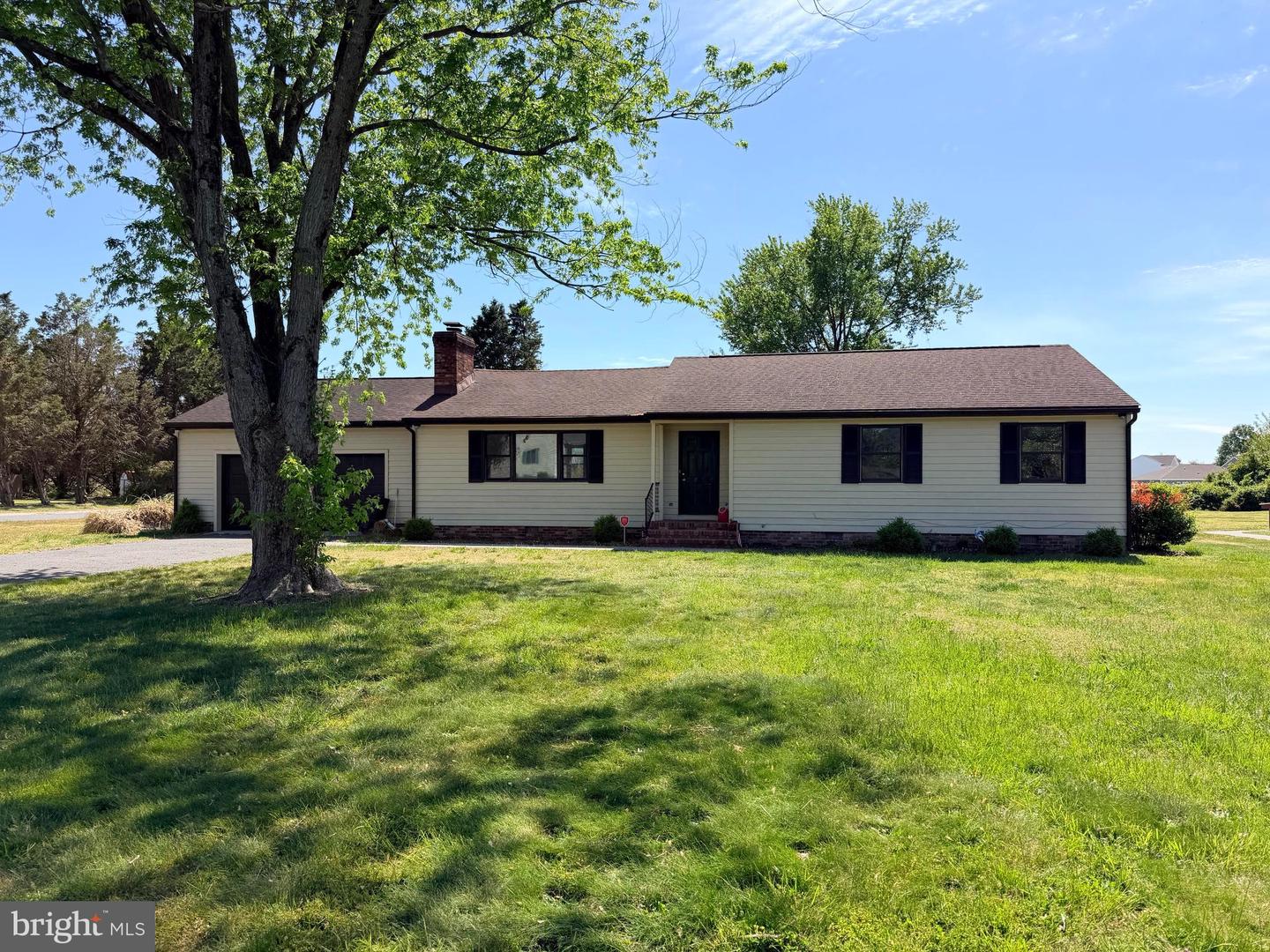1122 Nevins Pl Property Photo 1