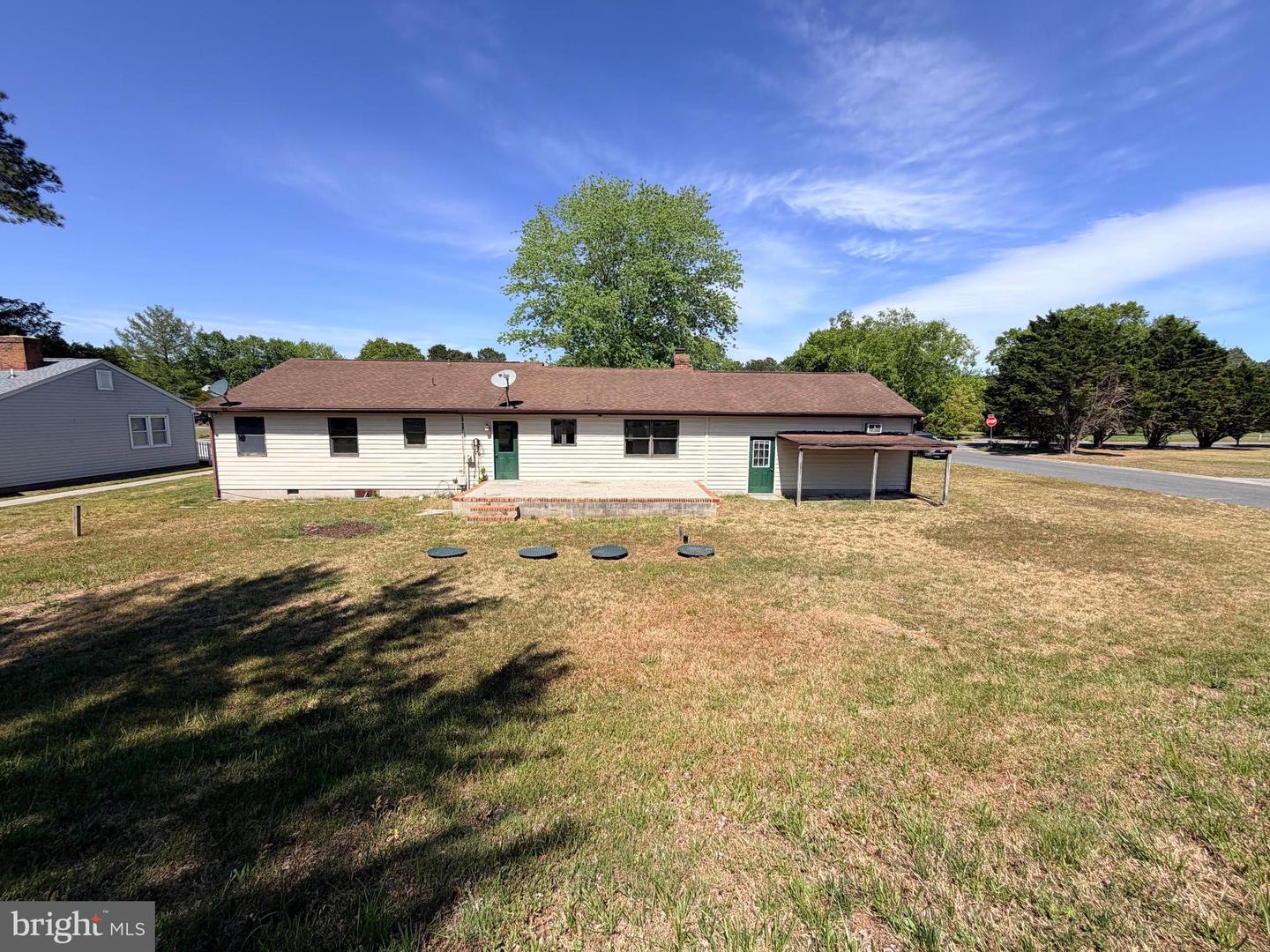 1122 Nevins Pl Property Photo 4