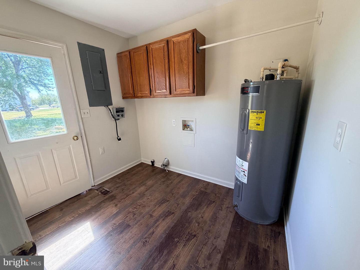 1122 Nevins Pl Property Photo 7