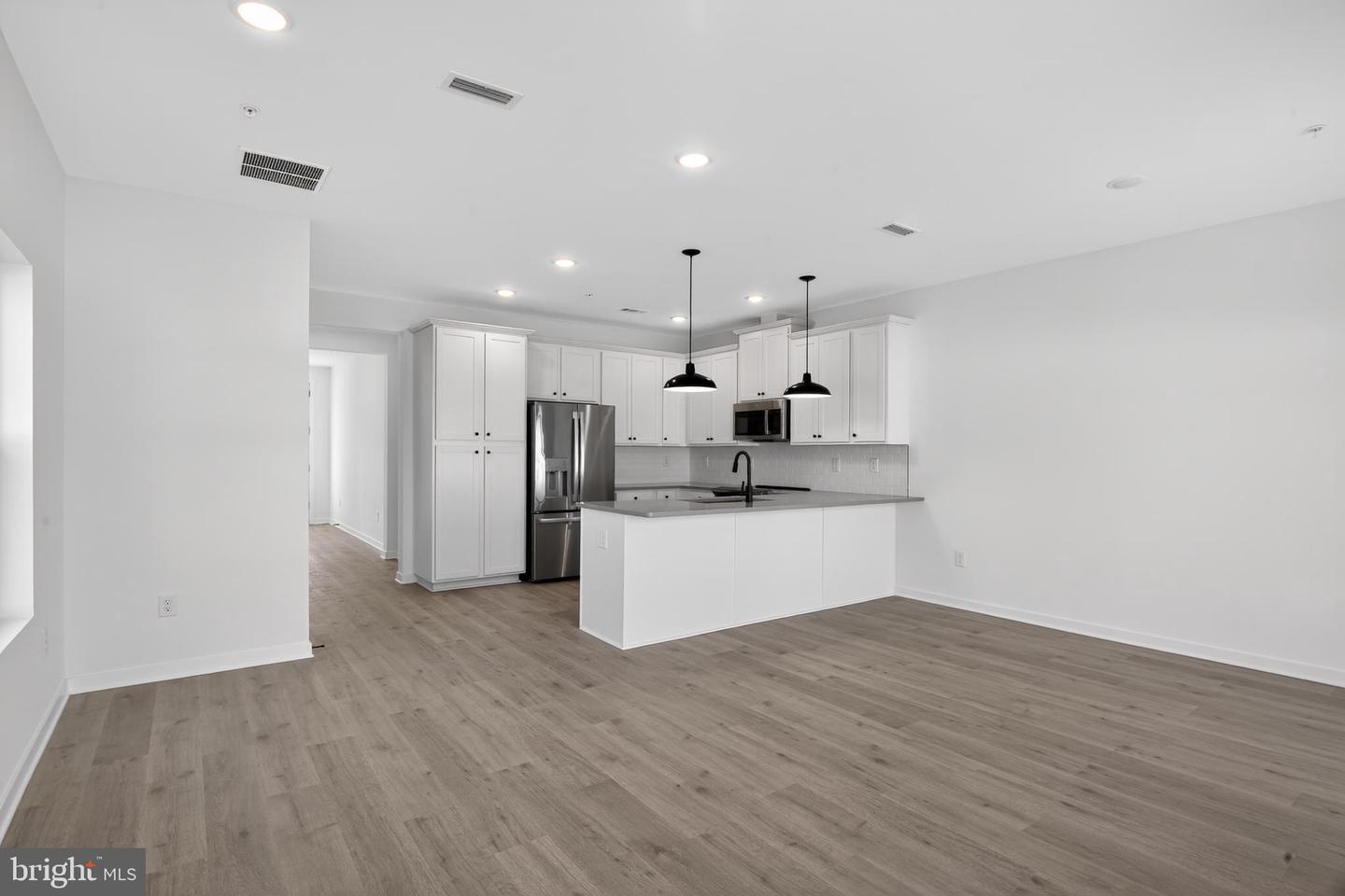 308 Clement Loop Property Photo 2