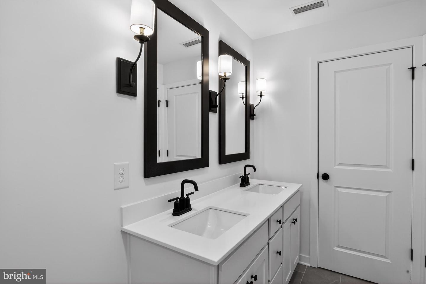 308 Clement Loop Property Photo 18