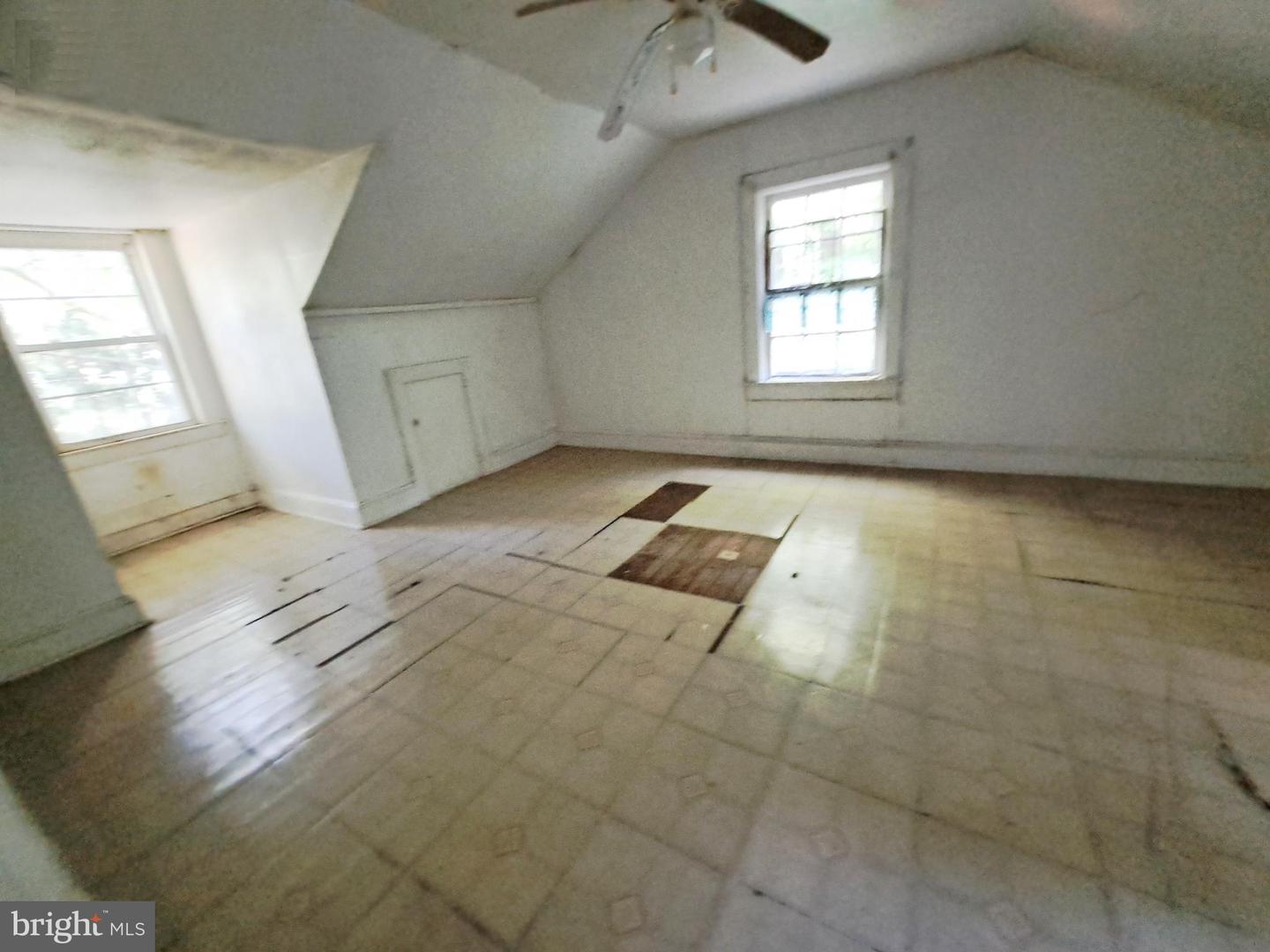 726 S Camden Ave Property Photo 19