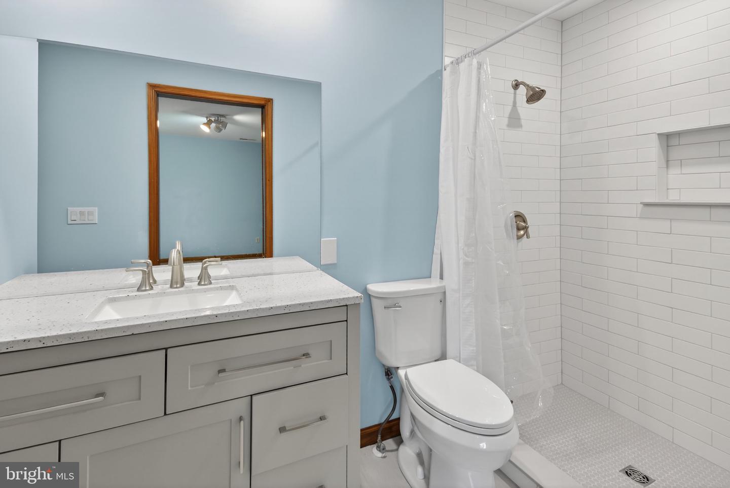 1006 S Schumaker Dr Property Photo 37