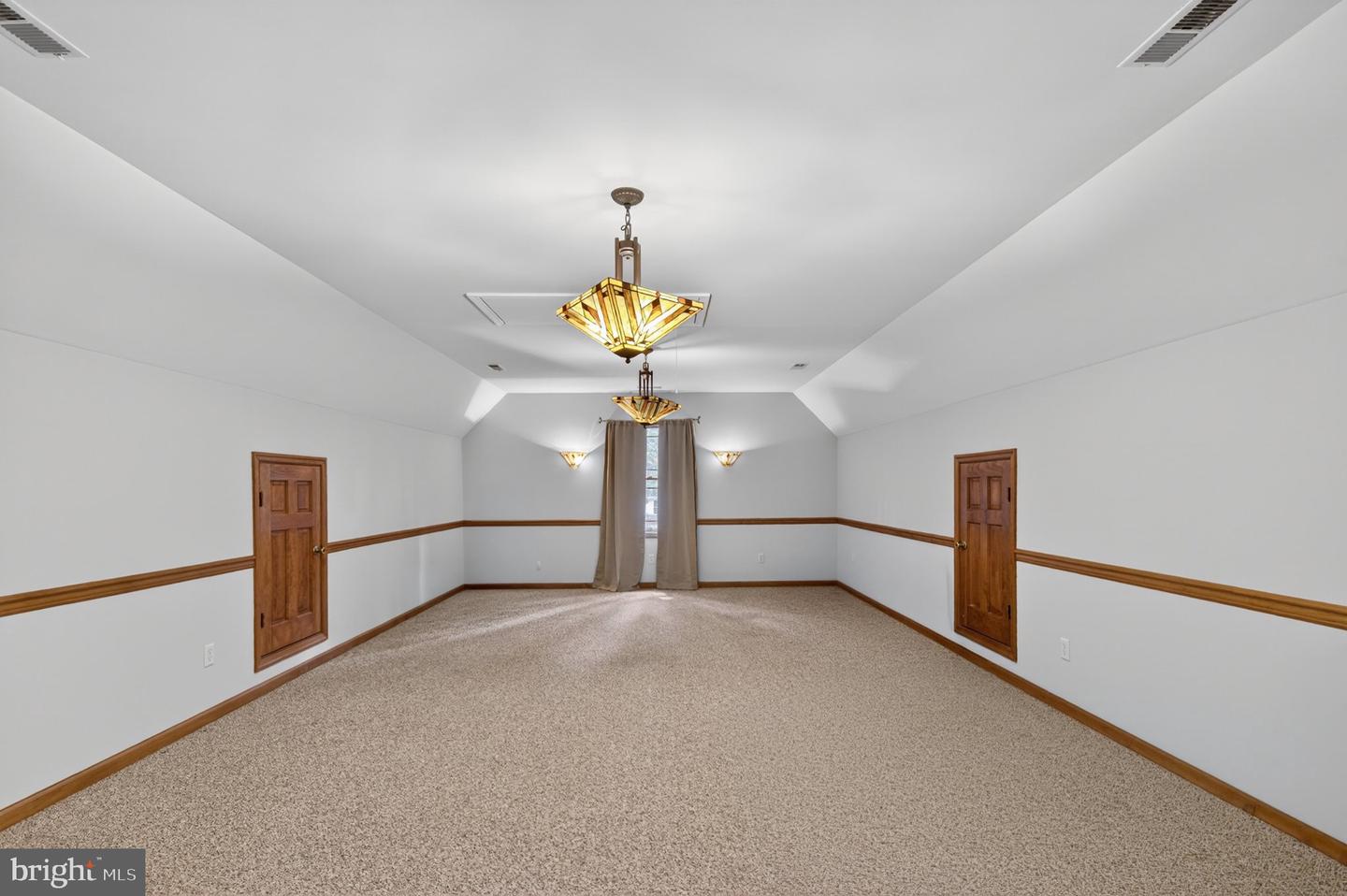 1006 S Schumaker Dr Property Photo 39