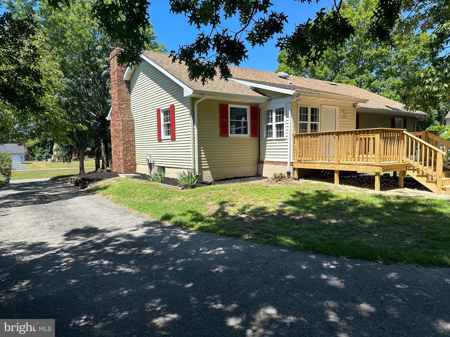 6241 Westbury Dr Property Photo 4