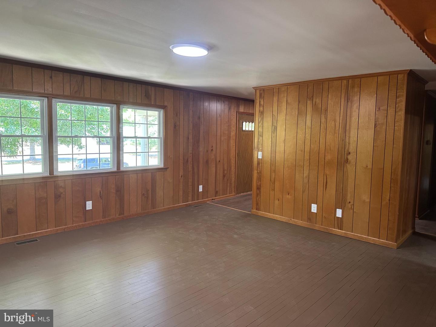 6241 Westbury Dr Property Photo 10