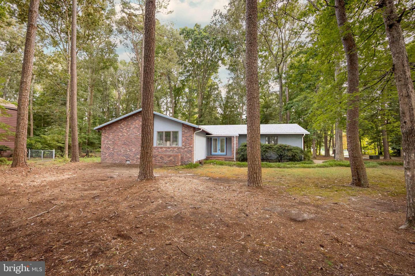 4229 RUSTIC ENTRY
