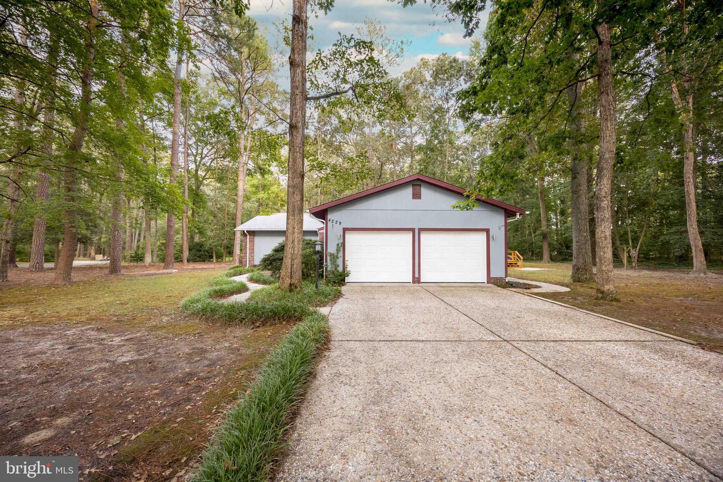 4229 Rustic Entry Property Photo 3